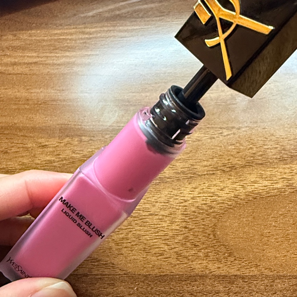 Yves Saint Laurent Make Me Blush 12H Blurring Liquid Blush - Picture 9 of 9